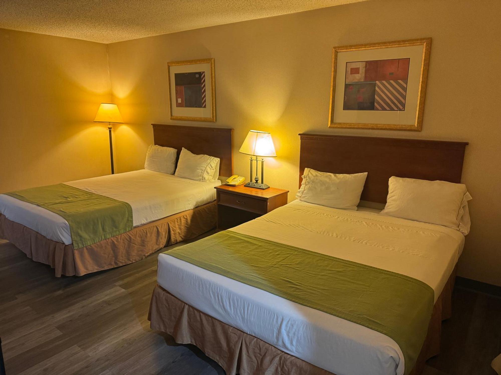 Windsor Inn & Suites ドッジシティ エクステリア 写真