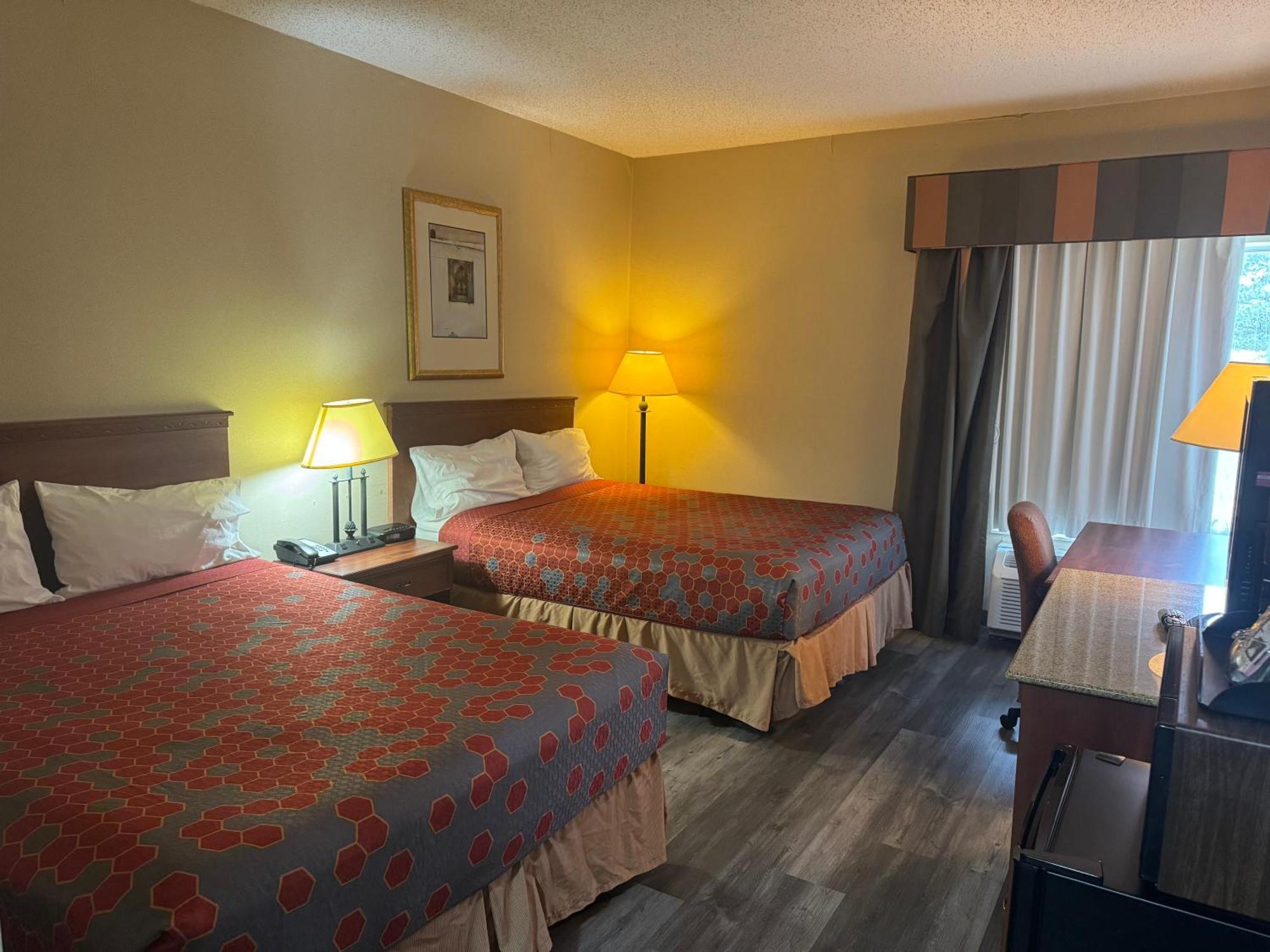 Windsor Inn & Suites ドッジシティ エクステリア 写真